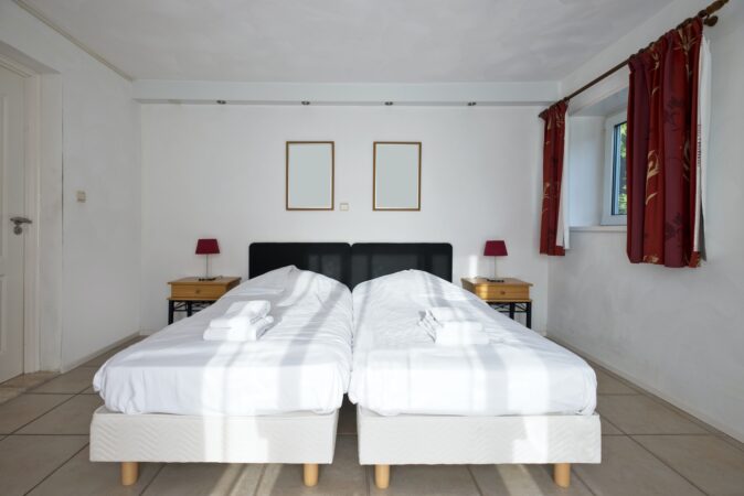 Two twin beds side by side. Do I Need A Split Box Spring?