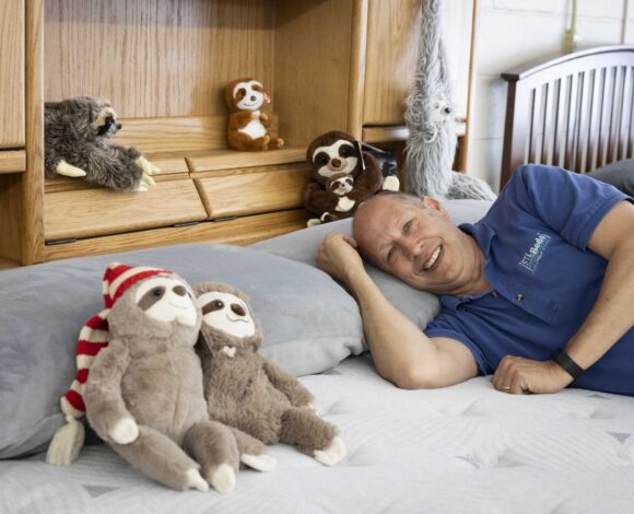 Doug-with-sloths-3
